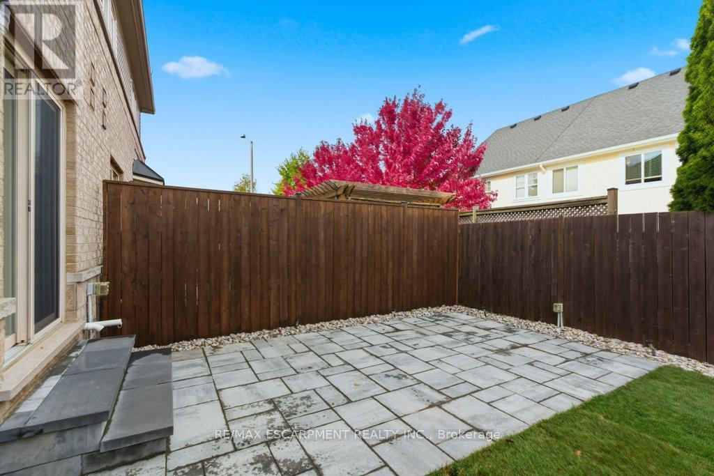 113 Thornlodge Drive, Hamilton (Waterdown), Ontario  L8B 0N4 - Photo 39 - X12499596