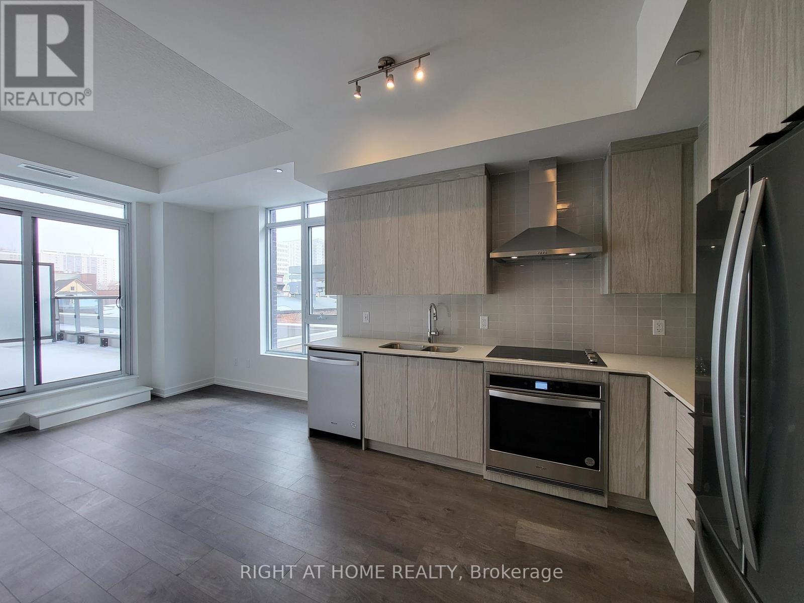 218 - 55 Duke Street W, Kitchener, Ontario  N2H 0B4 - Photo 10 - X12499602