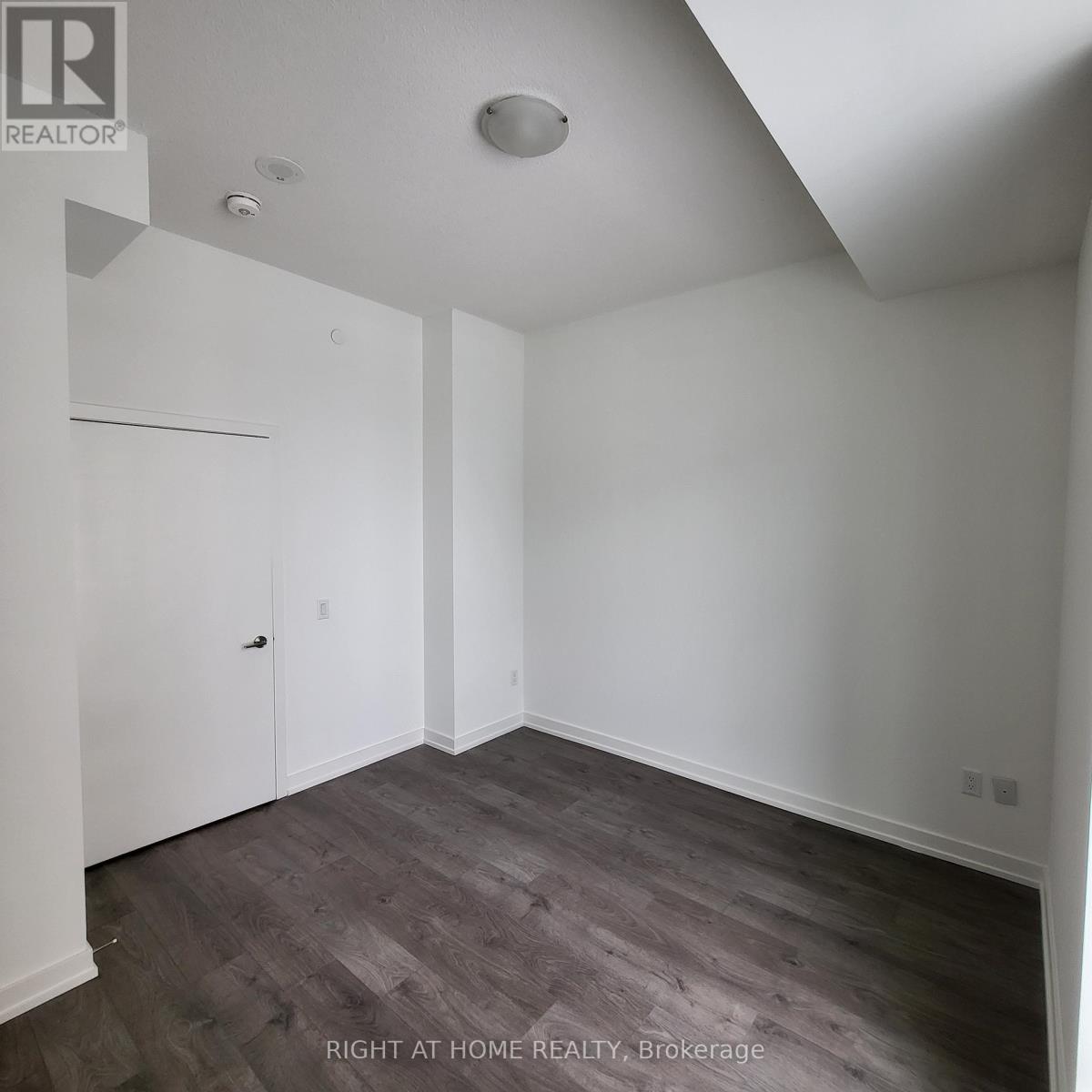 218 - 55 Duke Street W, Kitchener, Ontario  N2H 0B4 - Photo 17 - X12499602