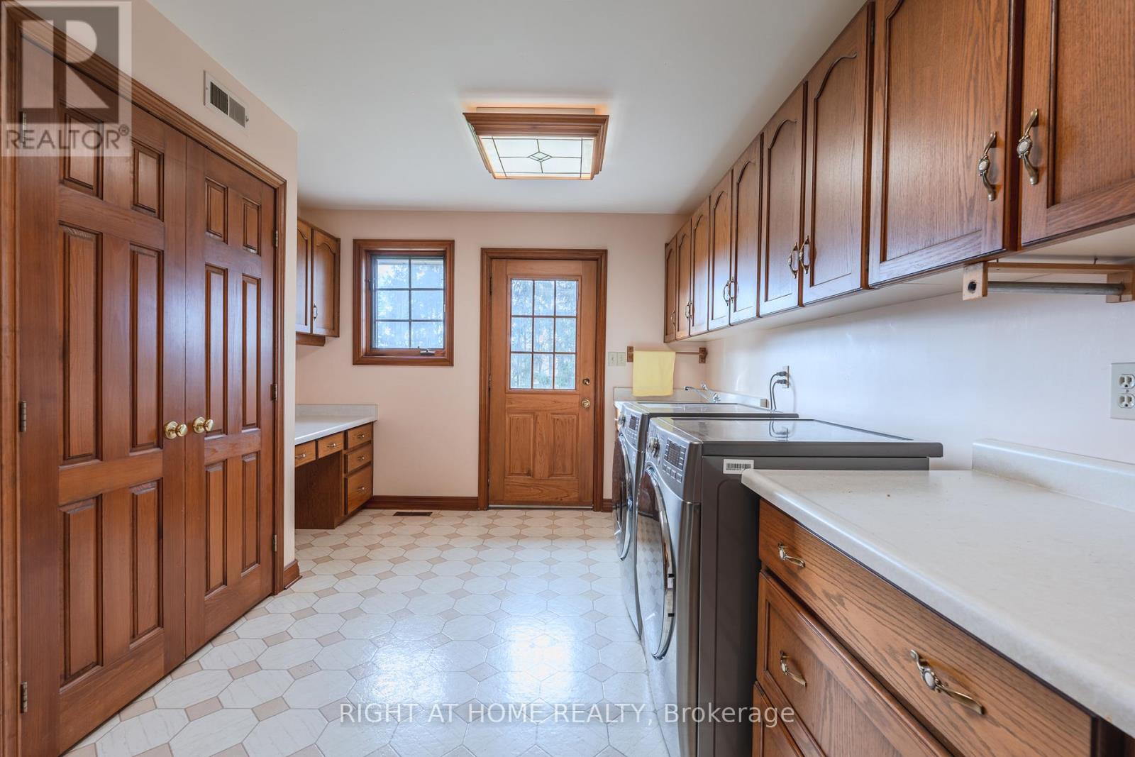 425 Golf Club Road, Hamilton, Ontario  L0R 1P0 - Photo 15 - X12499606