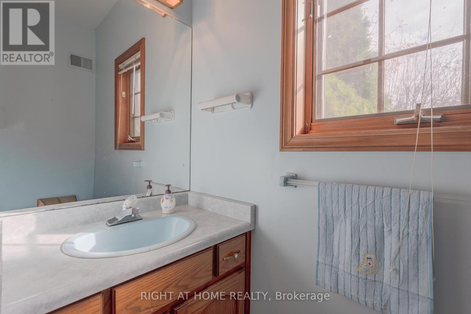 425 Golf Club Road, Hamilton, Ontario  L0R 1P0 - Photo 20 - X12499606