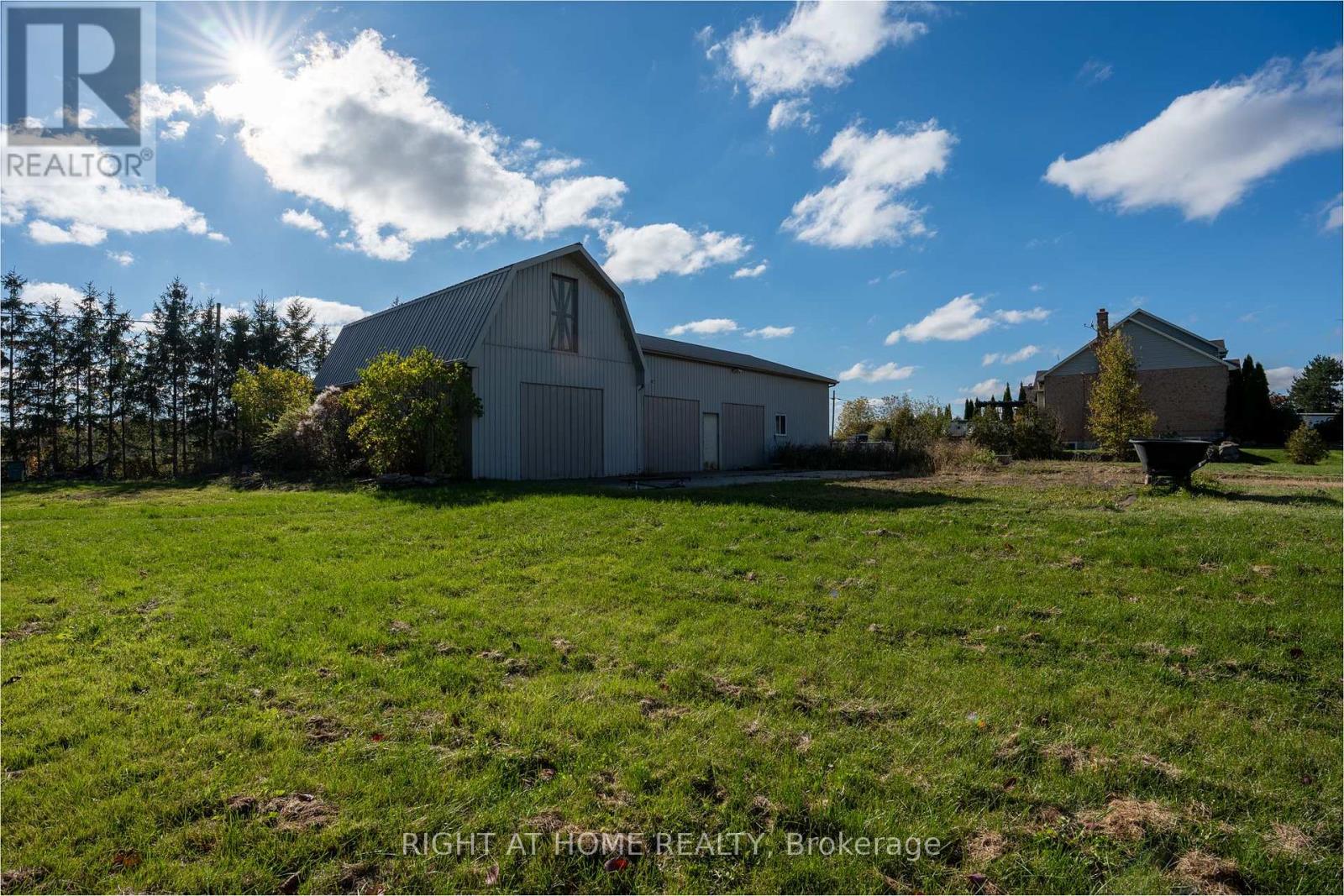 425 Golf Club Road, Hamilton, Ontario  L0R 1P0 - Photo 41 - X12499606