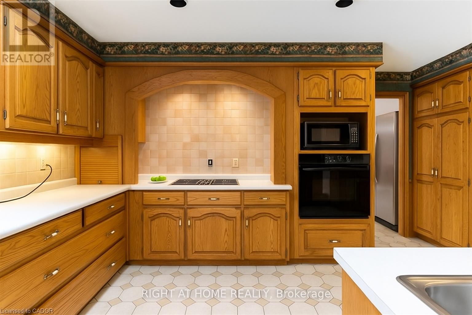 425 Golf Club Road, Hamilton, Ontario  L0R 1P0 - Photo 9 - X12499606