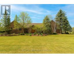 425 GOLF CLUB ROAD, Hamilton, Ontario