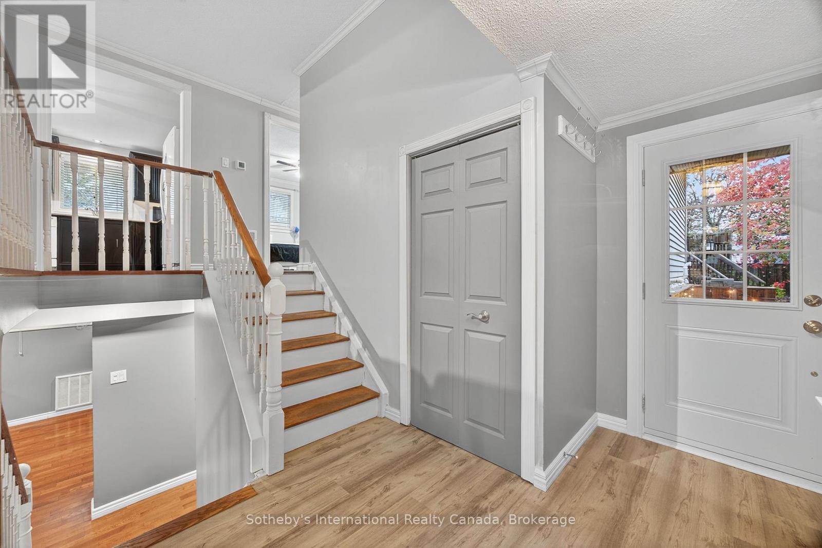 17 Coles Street, Barrie (Sunnidale), Ontario  L4N 5W8 - Photo 10 - S12499684