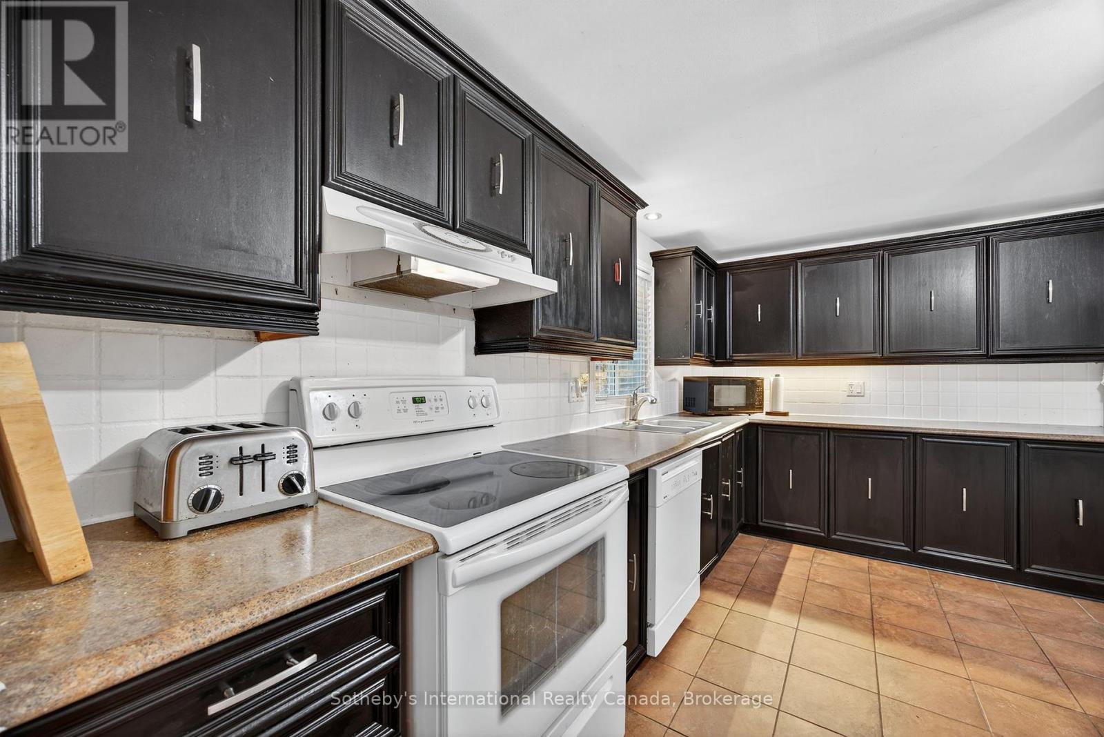 17 Coles Street, Barrie (Sunnidale), Ontario  L4N 5W8 - Photo 19 - S12499684