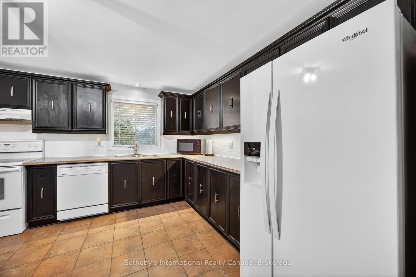 17 Coles Street, Barrie (Sunnidale), Ontario  L4N 5W8 - Photo 21 - S12499684