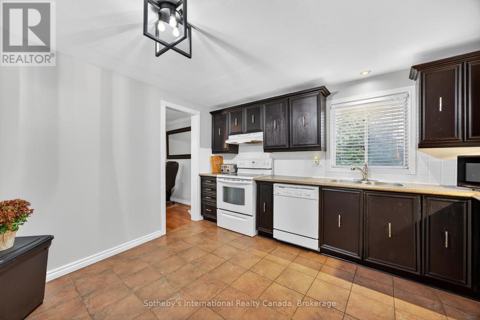 17 Coles Street, Barrie (Sunnidale), Ontario  L4N 5W8 - Photo 22 - S12499684