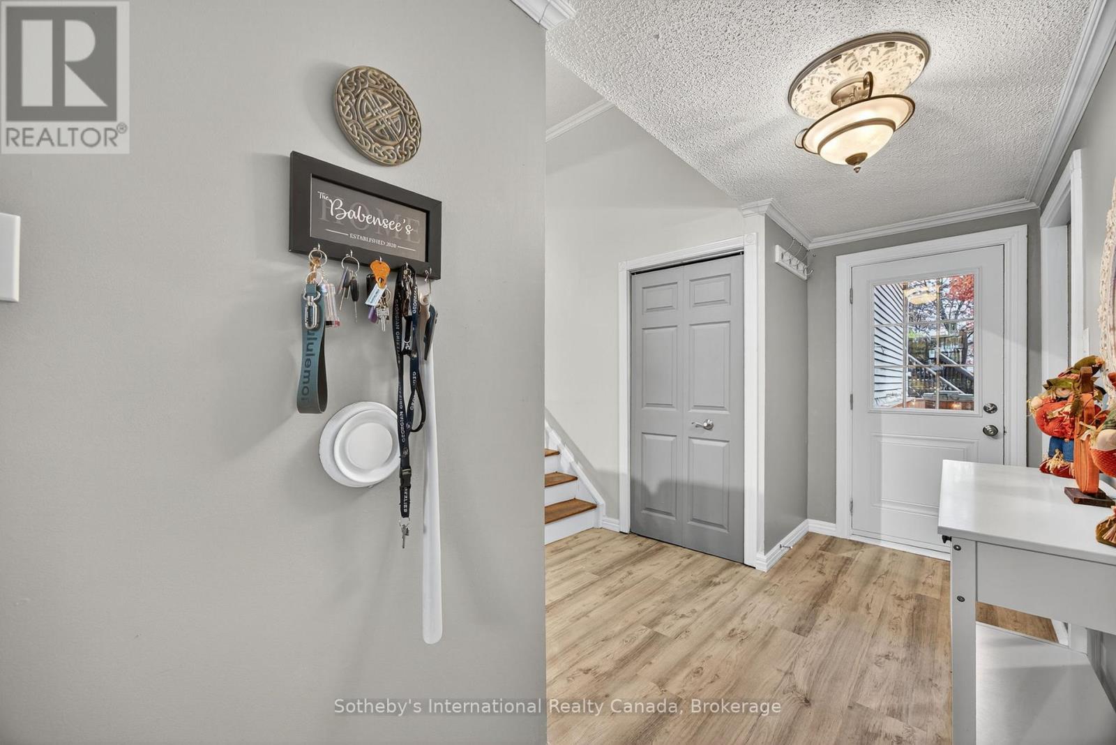 17 Coles Street, Barrie (Sunnidale), Ontario  L4N 5W8 - Photo 9 - S12499684