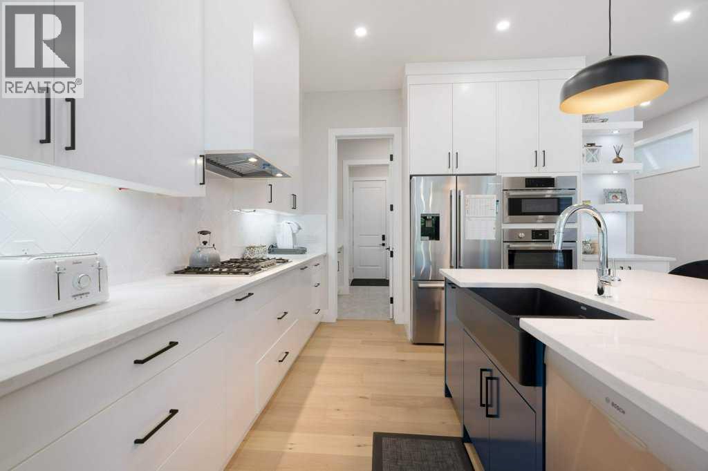 424 Discovery Place Sw, Calgary, Alberta  T3H 3Y3 - Photo 12 - A2237770