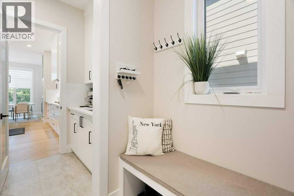 424 Discovery Place Sw, Calgary, Alberta  T3H 3Y3 - Photo 18 - A2237770