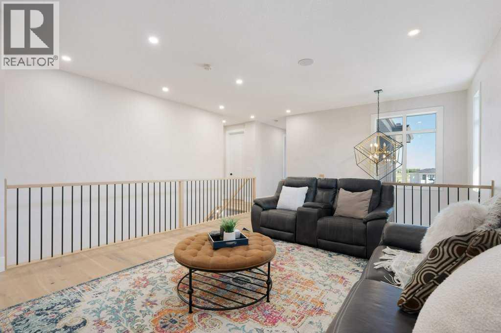 424 Discovery Place Sw, Calgary, Alberta  T3H 3Y3 - Photo 24 - A2237770