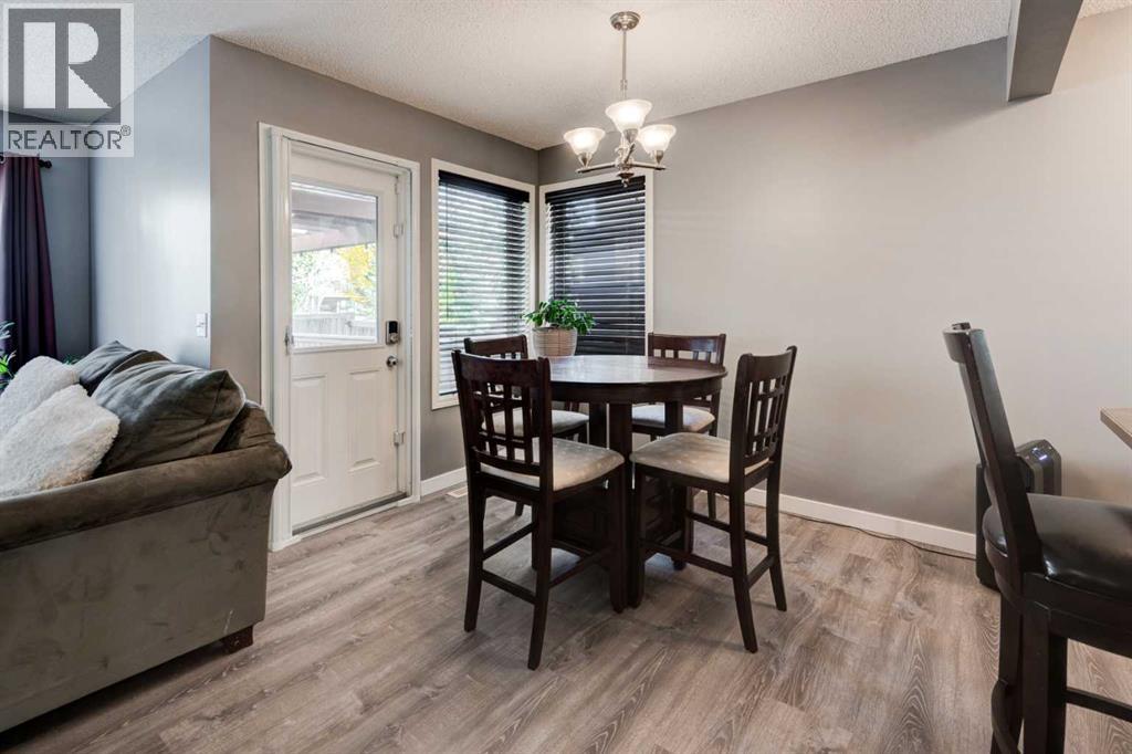 30 Everoak Gardens Sw, Calgary, Alberta  T2Y 0E2 - Photo 9 - A2262887