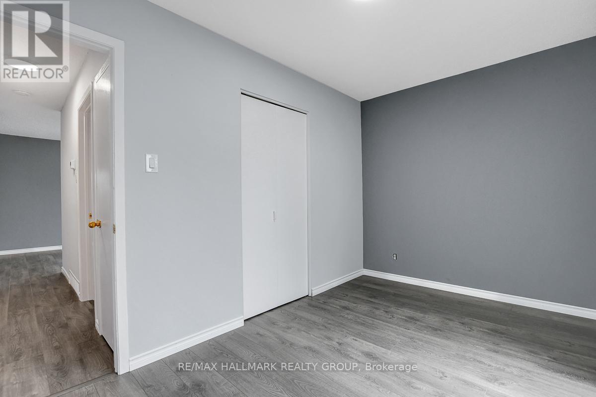 71 Morton Drive, Ottawa, Ontario  K2L 1W9 - Photo 27 - X12499690