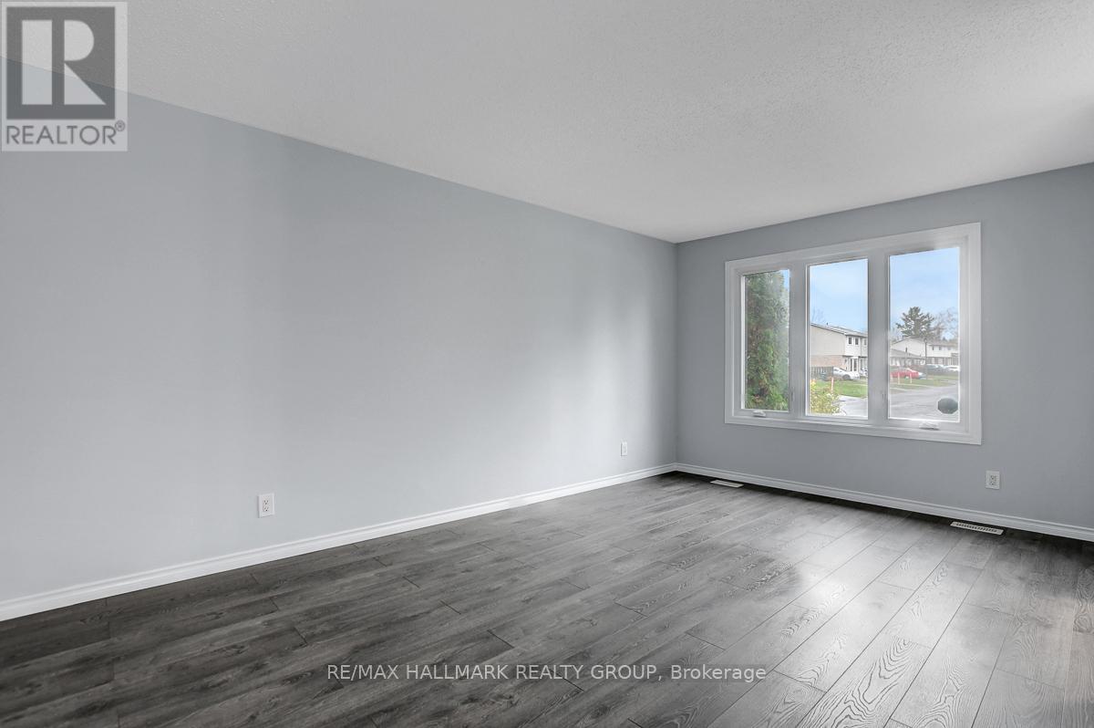 71 Morton Drive, Ottawa, Ontario  K2L 1W9 - Photo 6 - X12499690