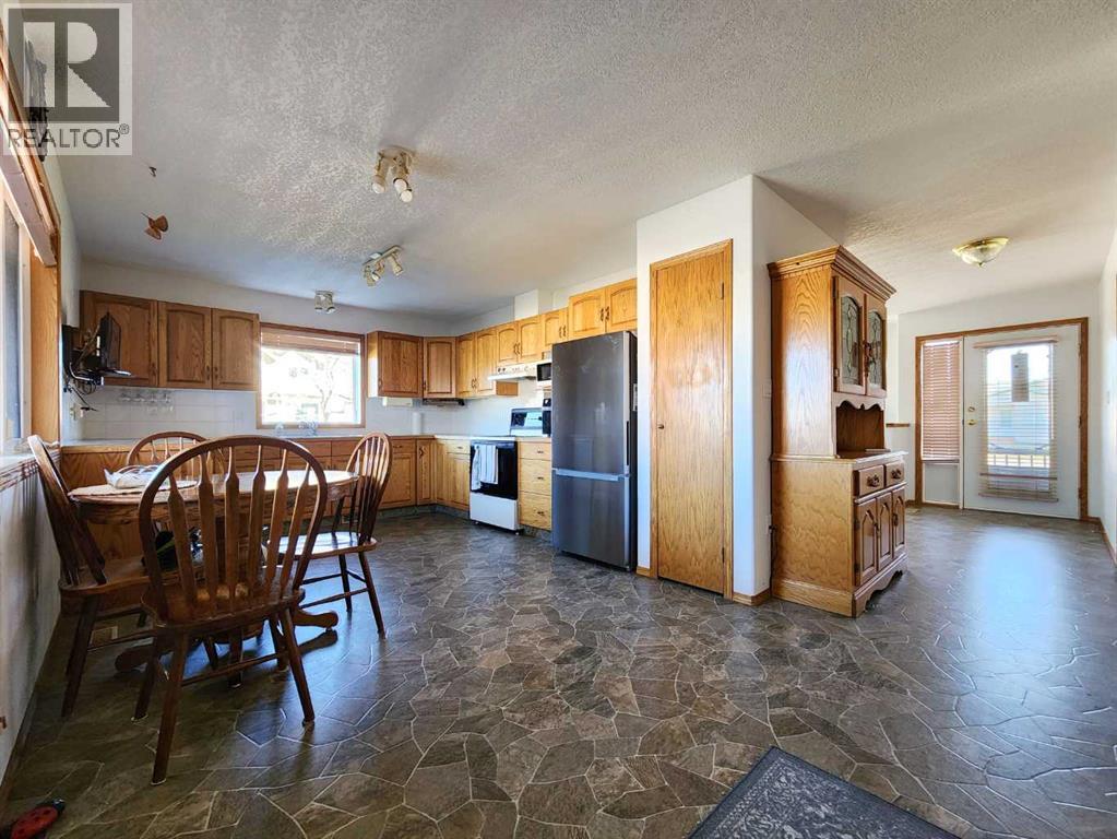 5323 3 Street W, Claresholm, Alberta