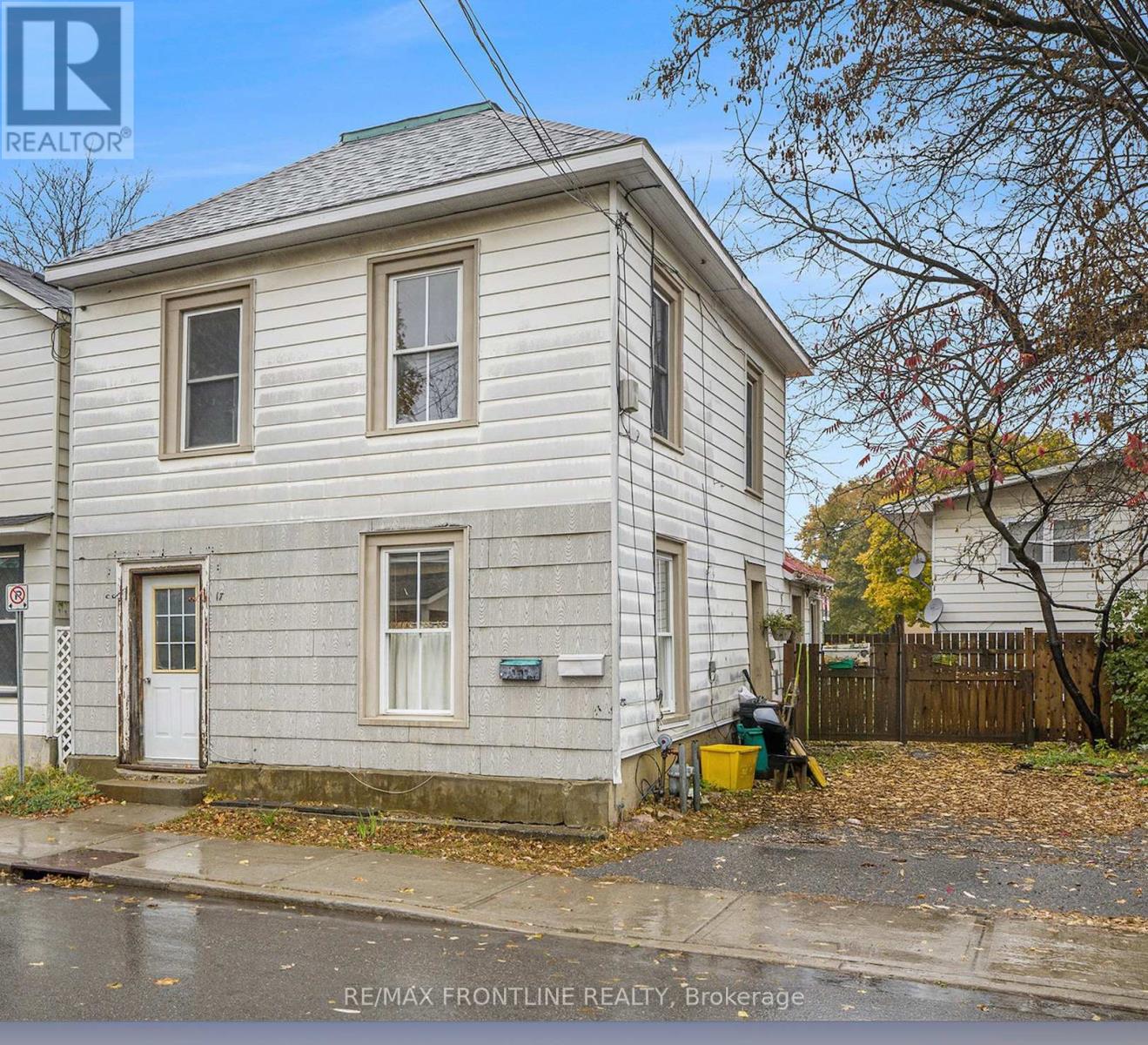 17 Mill Street, Perth, Ontario  K7H 1W1 - Photo 3 - X12499664