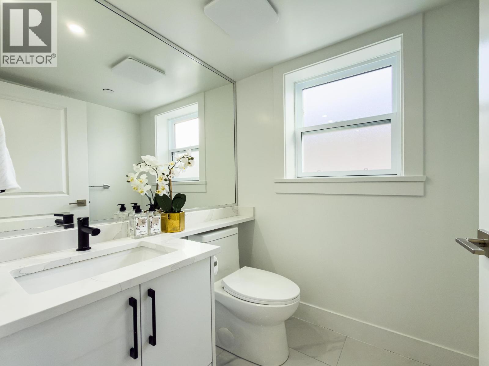 Listing Picture 8 of 19 : 2174 E 46TH AVENUE, Vancouver / 溫哥華 - 魯藝地產 Yvonne Lu Group - MLS Medallion Club Member