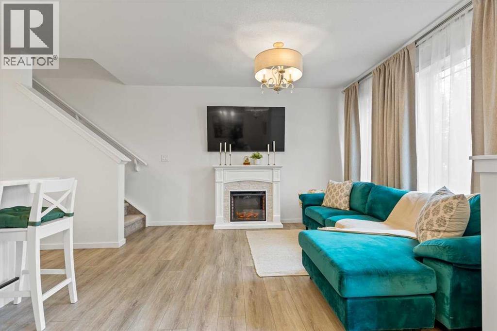 602 Osborne Drive Sw, Airdrie, Alberta  T4B 5G6 - Photo 5 - A2264984