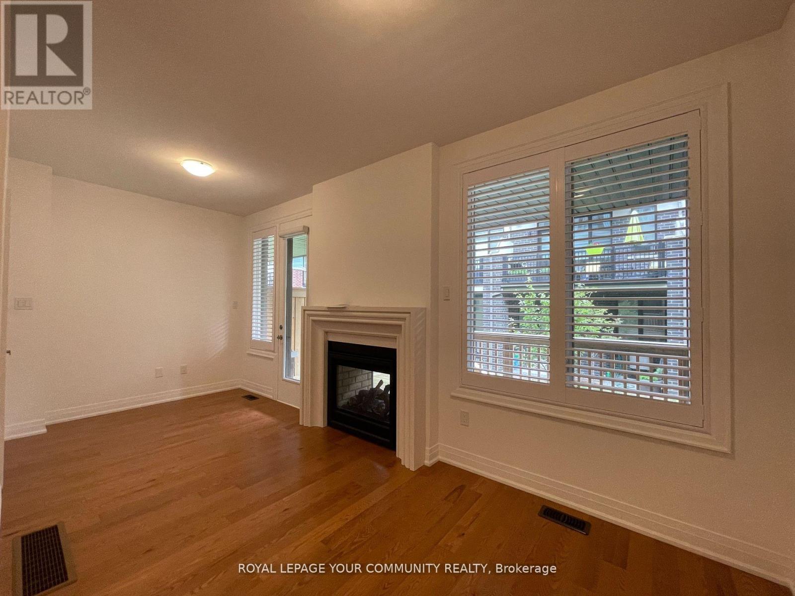 26 Banshee Lane, Richmond Hill, Ontario  L4E 1H4 - Photo 4 - N12436473