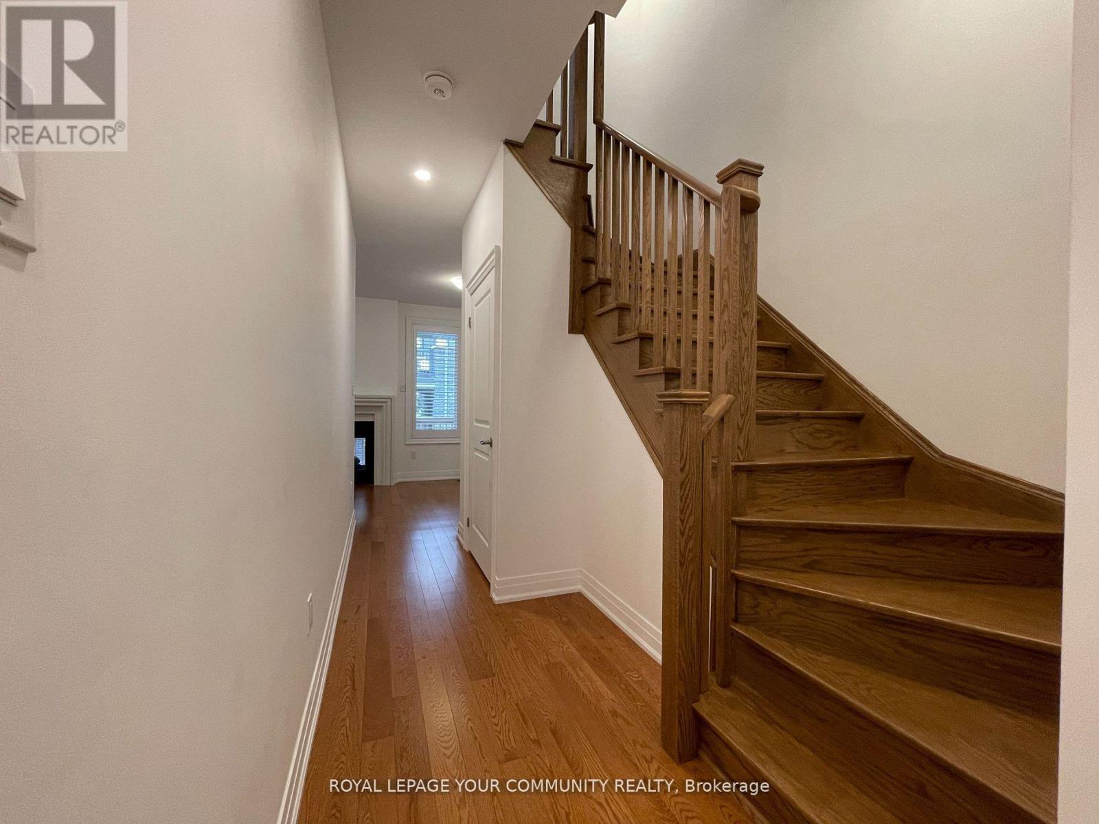 26 Banshee Lane, Richmond Hill, Ontario  L4E 1H4 - Photo 6 - N12436473