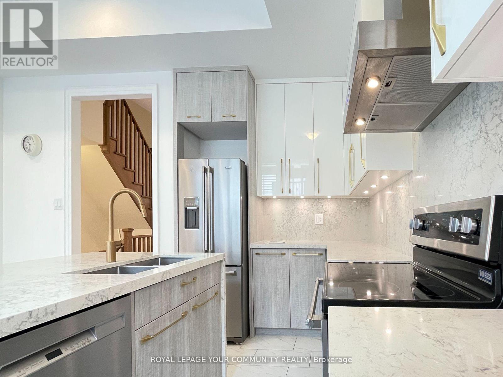 26 Banshee Lane, Richmond Hill, Ontario  L4E 1H4 - Photo 9 - N12436473