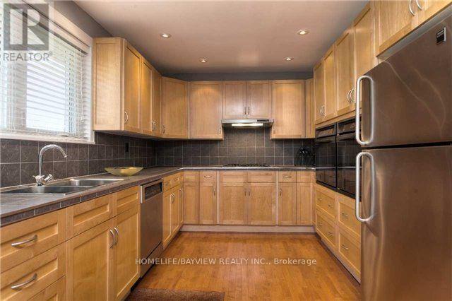 238 Searle Avenue, Toronto, Ontario  M3H 4B9 - Photo 3 - C12499676