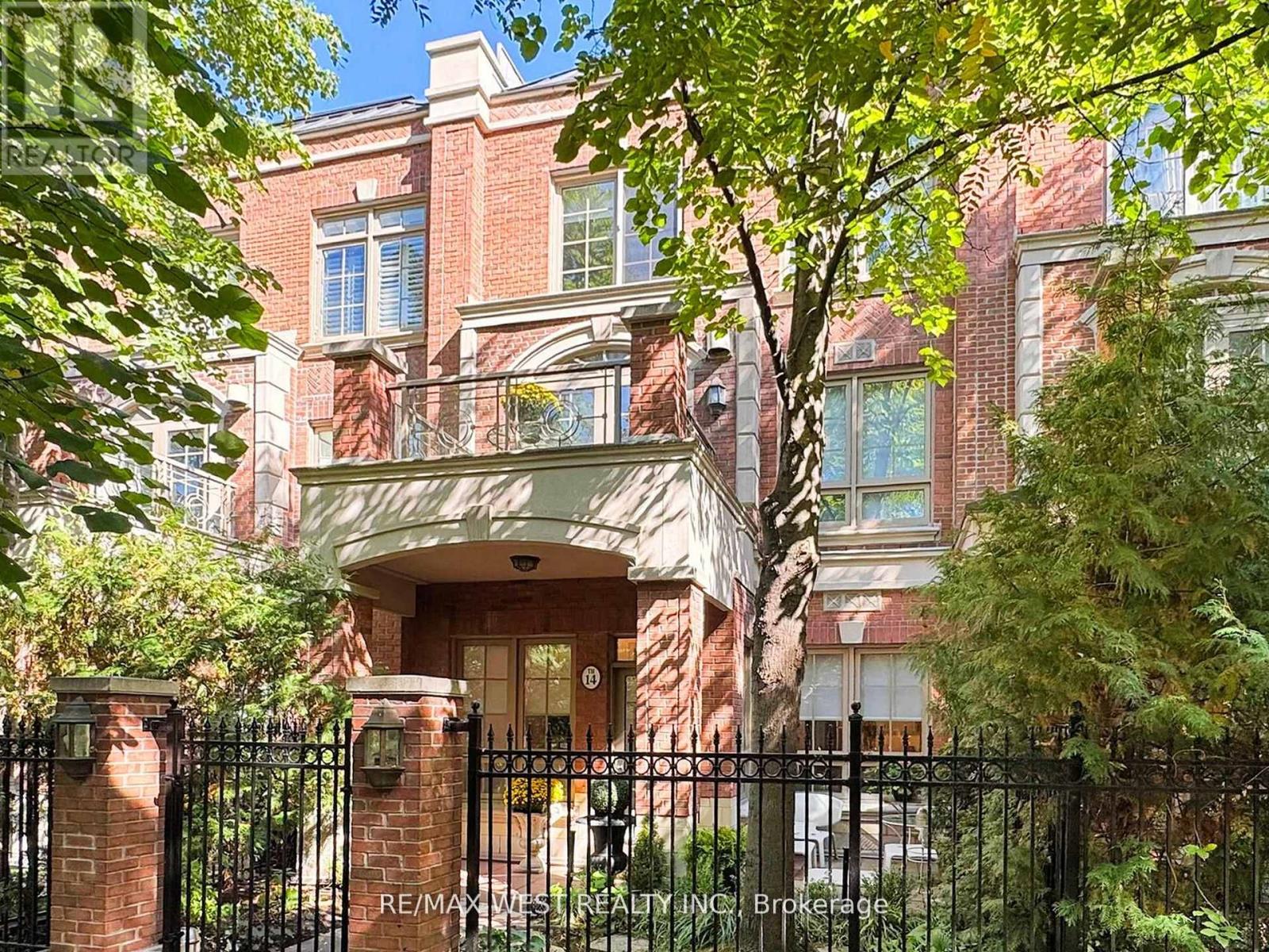 Th 14 - 20 Burkebrook Place, Toronto, Ontario  M4G 0A1 - Photo 2 - C12499718