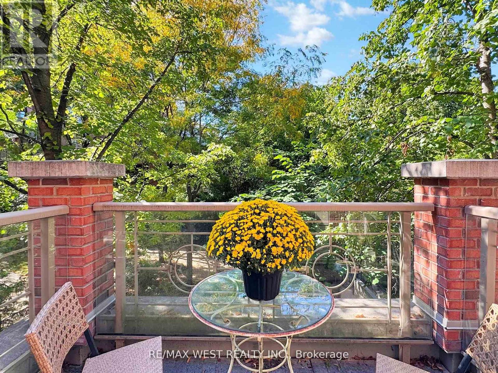 Th 14 - 20 Burkebrook Place, Toronto, Ontario  M4G 0A1 - Photo 21 - C12499718