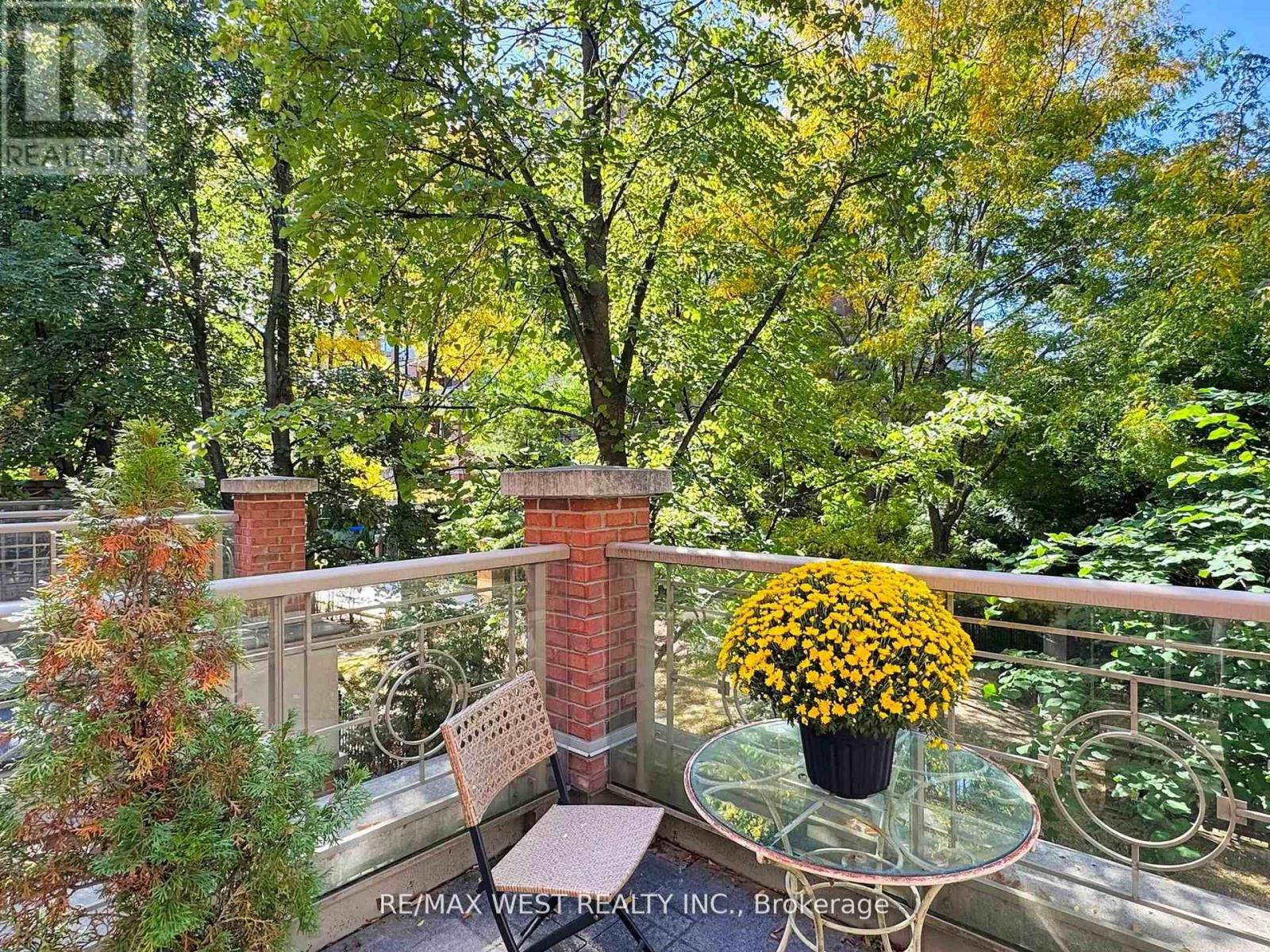 Th 14 - 20 Burkebrook Place, Toronto, Ontario  M4G 0A1 - Photo 22 - C12499718