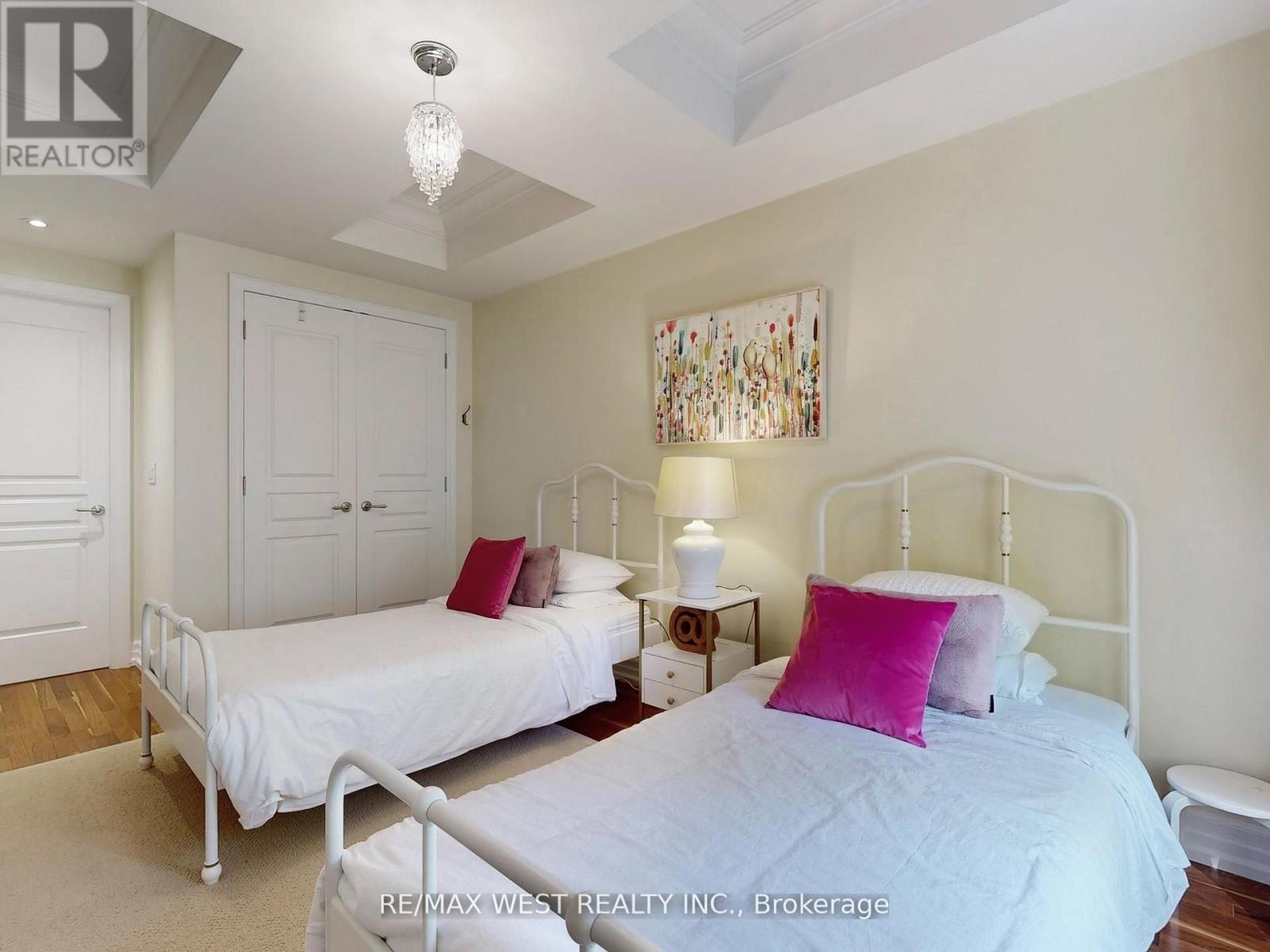 Th 14 - 20 Burkebrook Place, Toronto, Ontario  M4G 0A1 - Photo 25 - C12499718