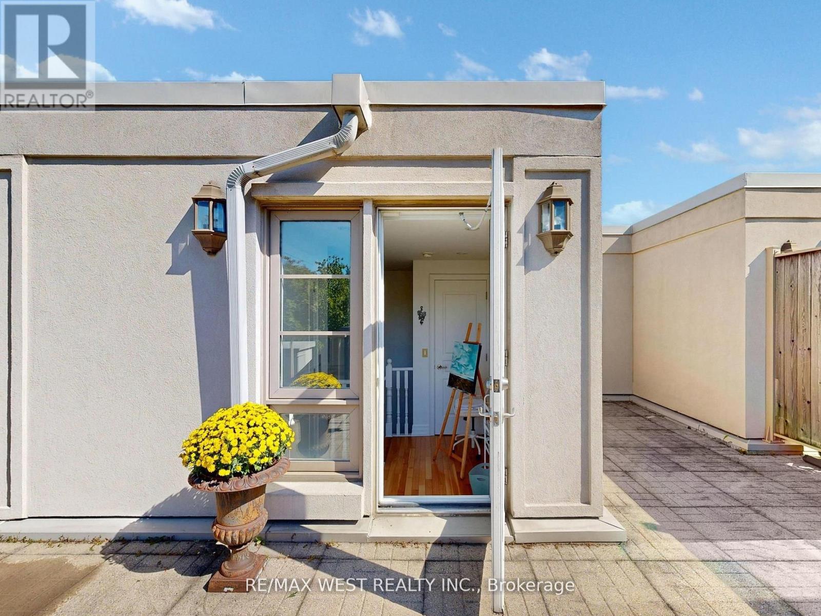 Th 14 - 20 Burkebrook Place, Toronto, Ontario  M4G 0A1 - Photo 28 - C12499718