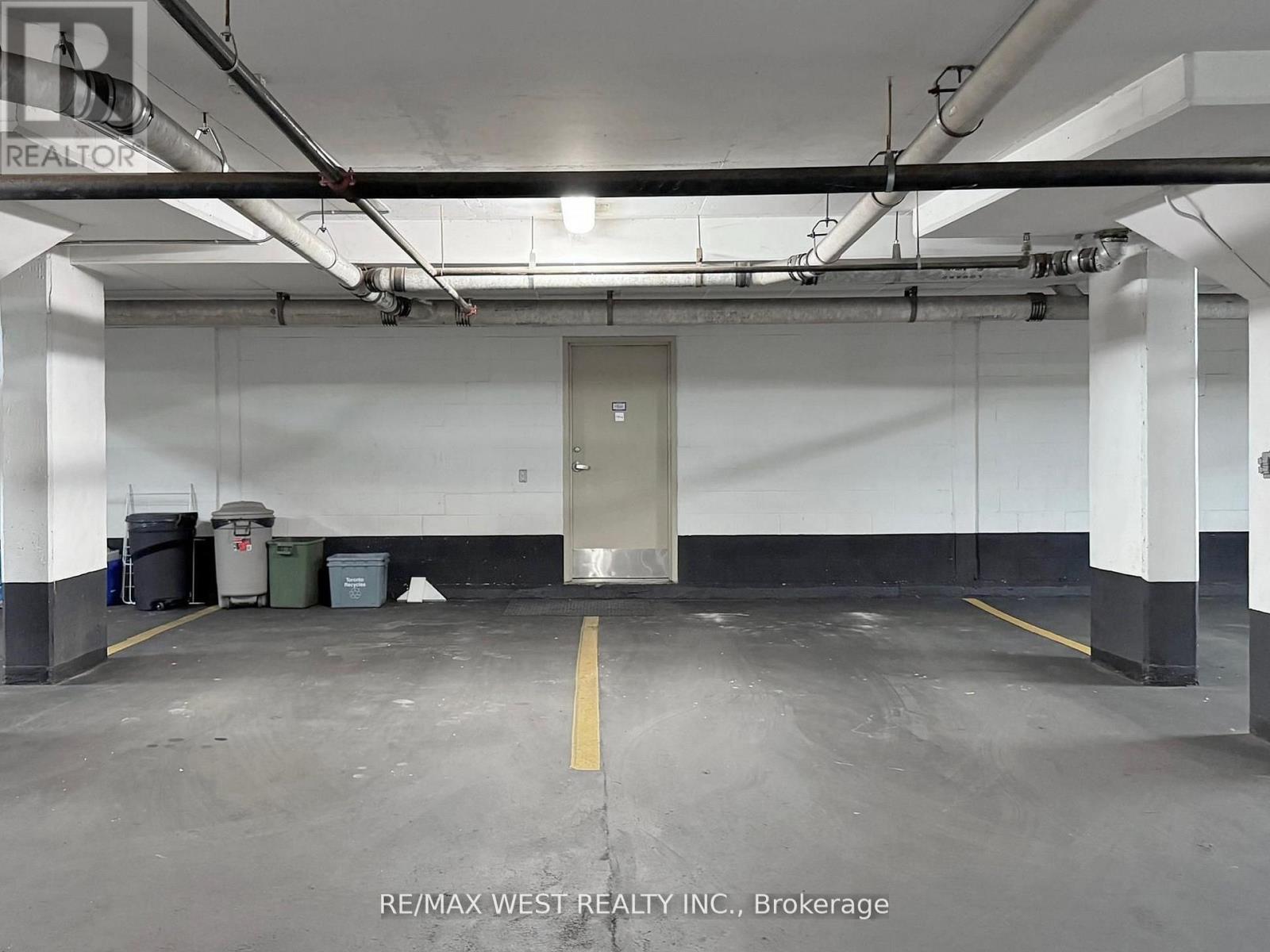 Th 14 - 20 Burkebrook Place, Toronto, Ontario  M4G 0A1 - Photo 34 - C12499718