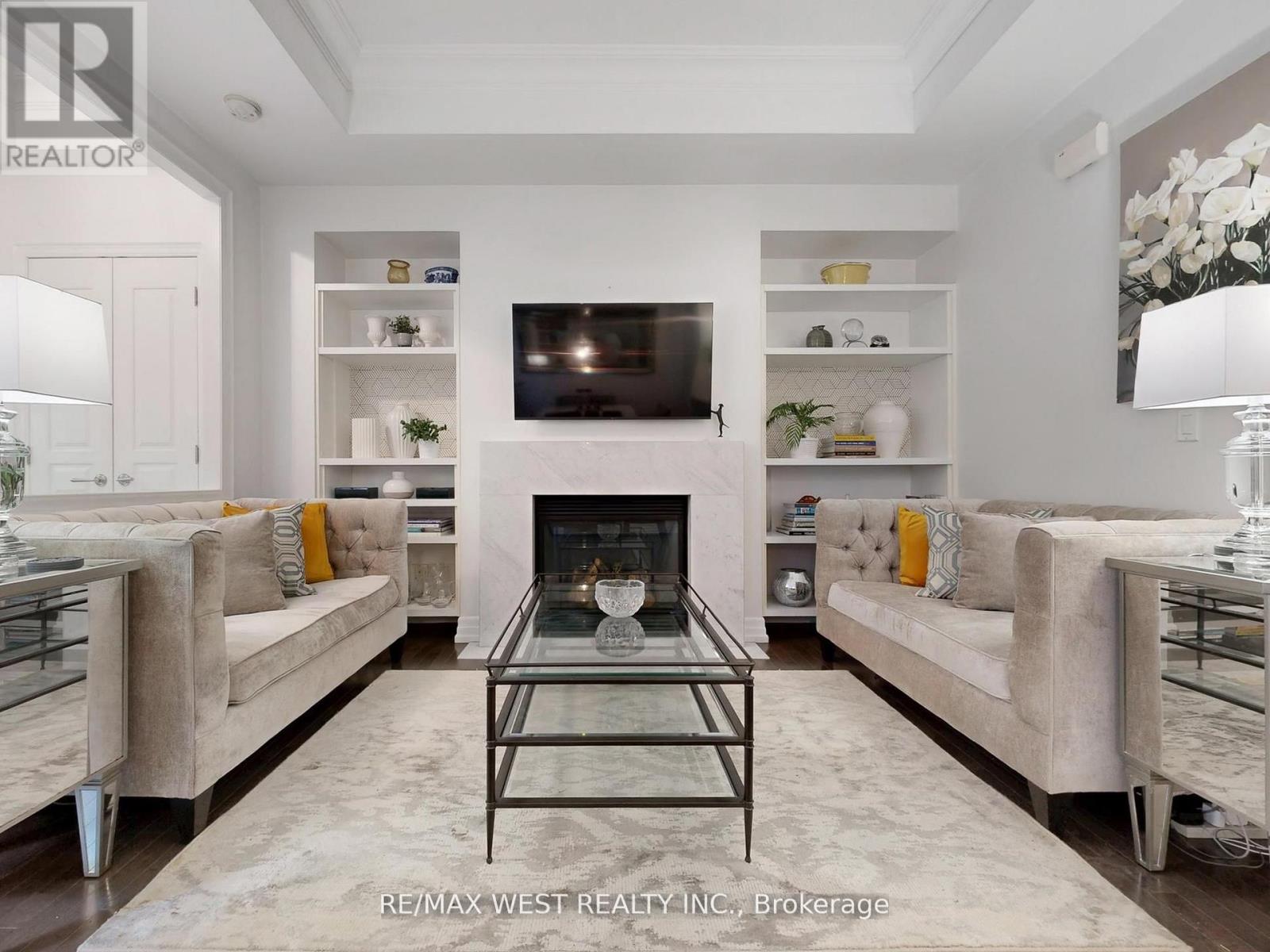 Th 14 - 20 Burkebrook Place, Toronto, Ontario  M4G 0A1 - Photo 8 - C12499718