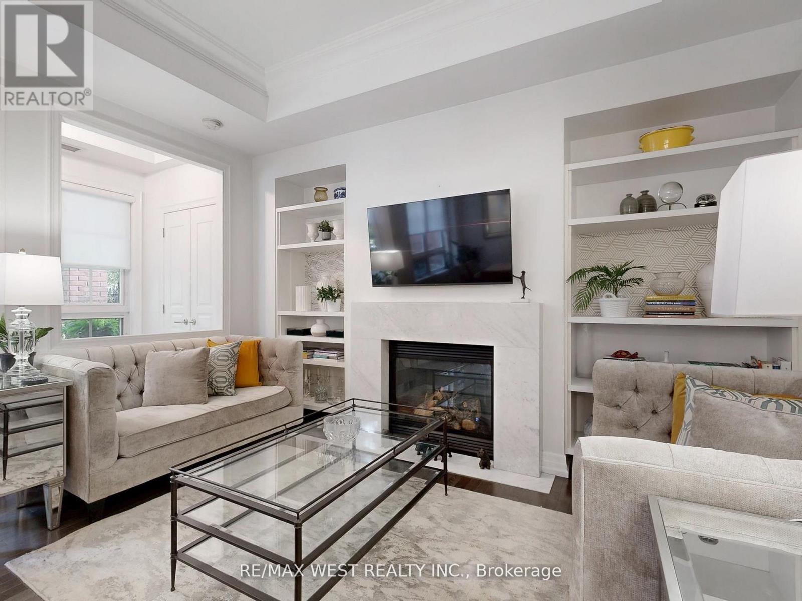 Th 14 - 20 Burkebrook Place, Toronto, Ontario  M4G 0A1 - Photo 9 - C12499718