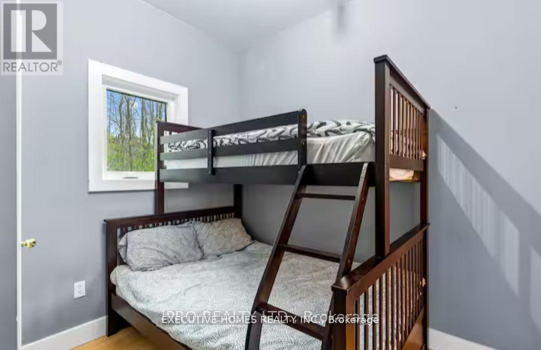 39 Long Point Road, Tay (Waubaushene), Ontario  L0K 2C0 - Photo 8 - S12499712