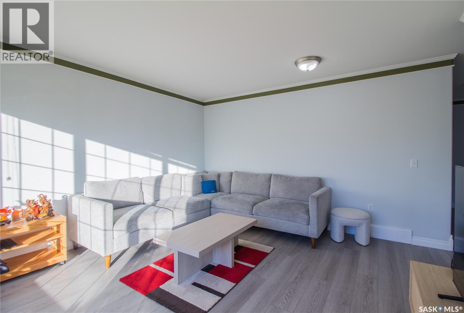 322 7th Street, Humboldt, Saskatchewan  S0K 2A0 - Photo 4 - SK022175