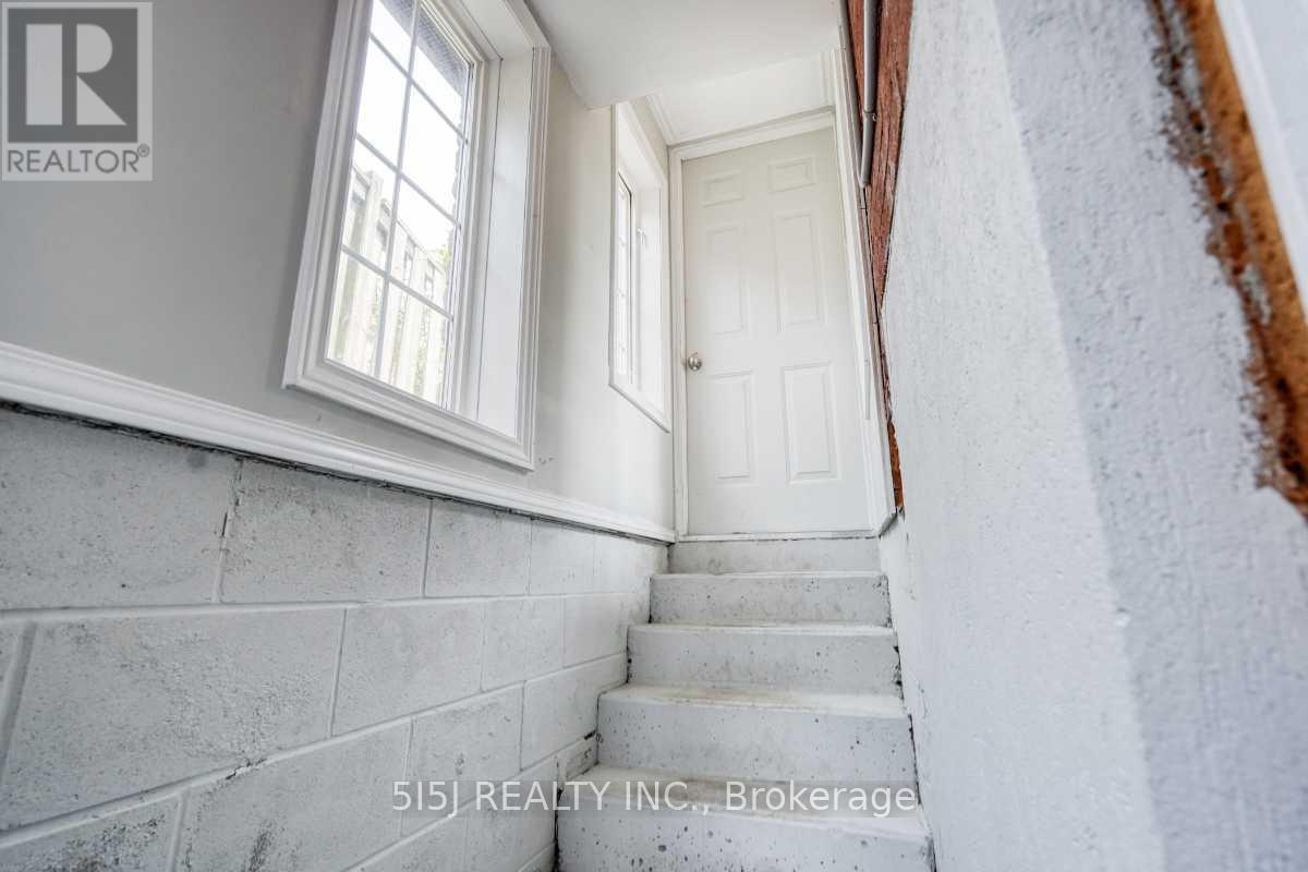 4679 Owl Circle, Mississauga, Ontario  L4Z 2W8 - Photo 18 - W12451905