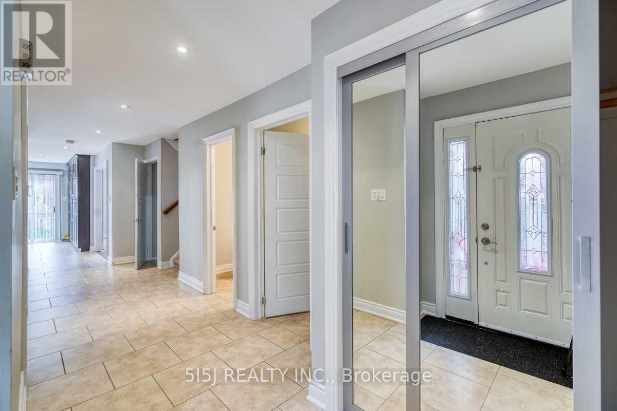 4679 Owl Circle, Mississauga, Ontario  L4Z 2W8 - Photo 22 - W12451905