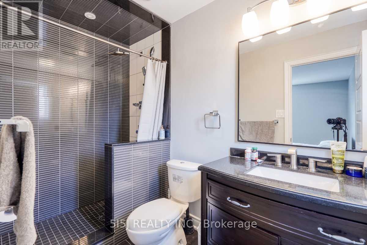 4679 Owl Circle, Mississauga, Ontario  L4Z 2W8 - Photo 7 - W12451905