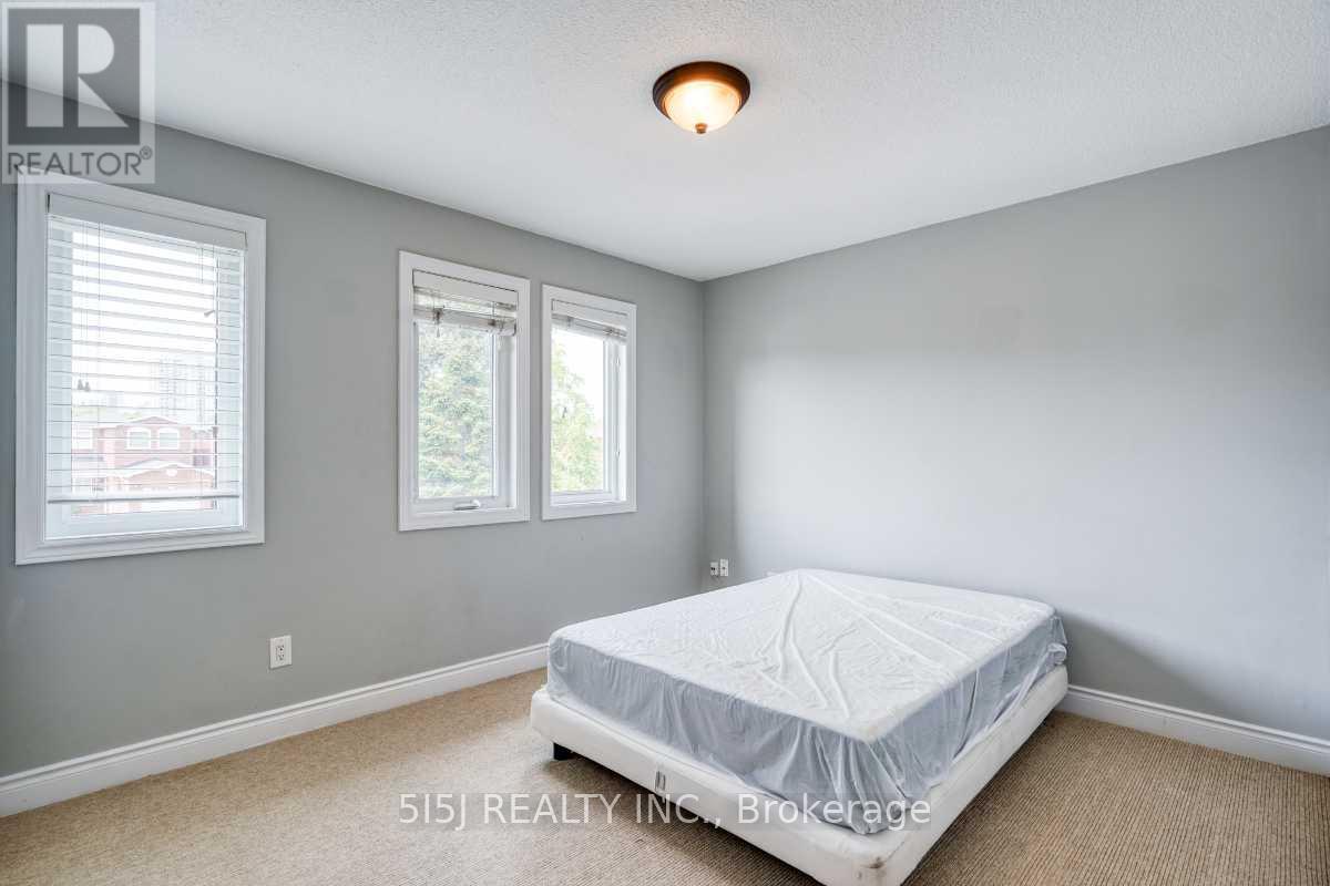 4679 Owl Circle, Mississauga, Ontario  L4Z 2W8 - Photo 9 - W12451905