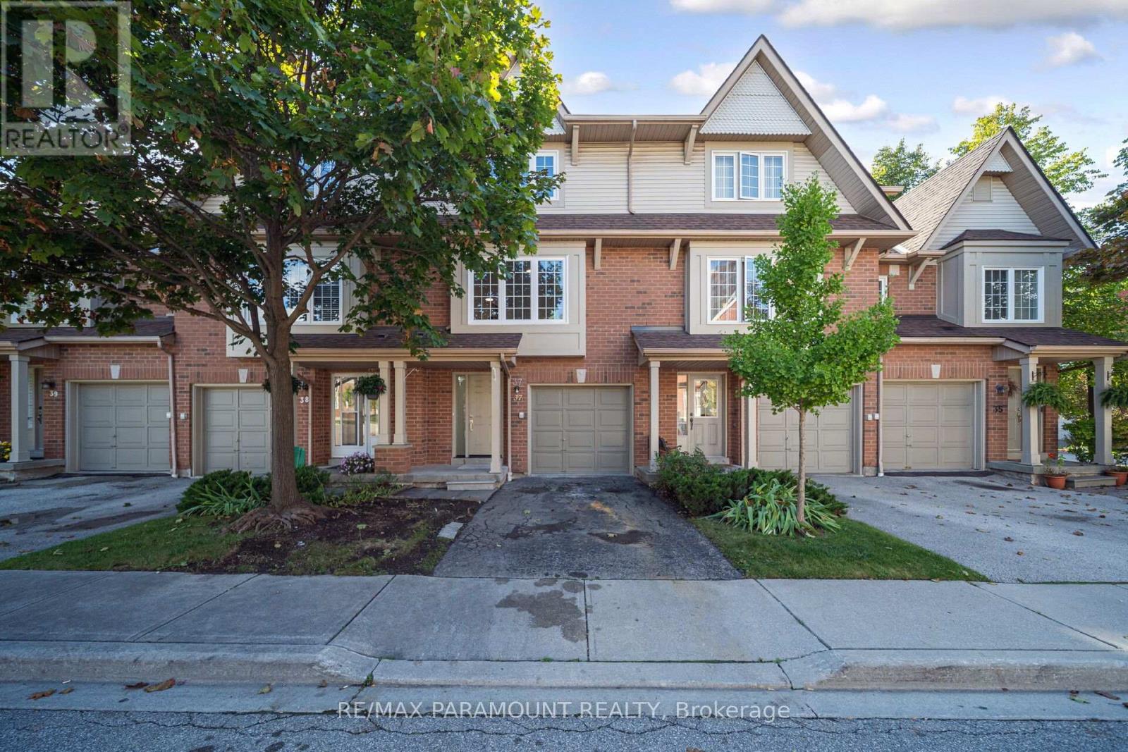 37 - 1575 South Parade Court, Mississauga, Ontario  L5M 6E9 - Photo 3 - W12499680