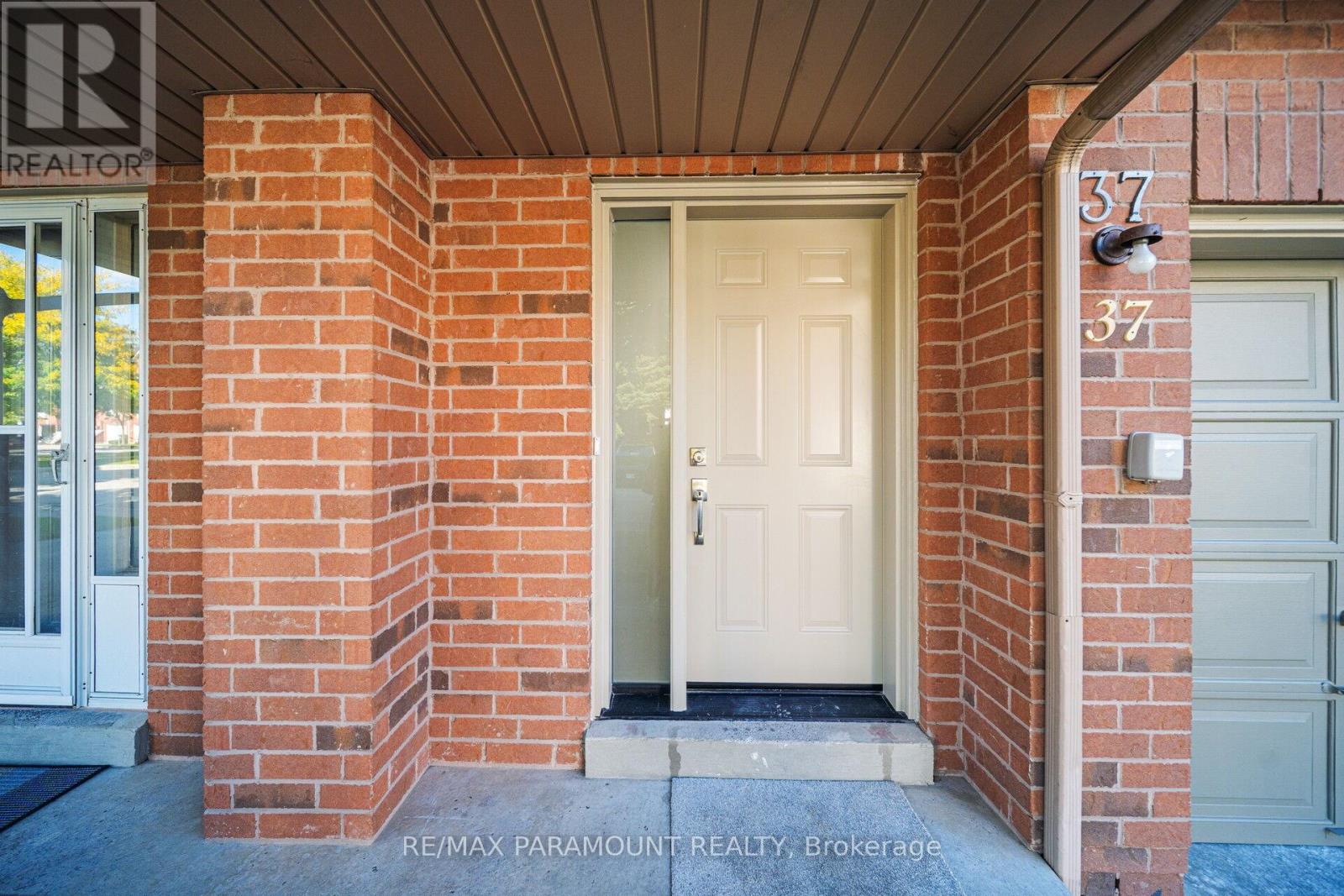 37 - 1575 South Parade Court, Mississauga, Ontario  L5M 6E9 - Photo 4 - W12499680