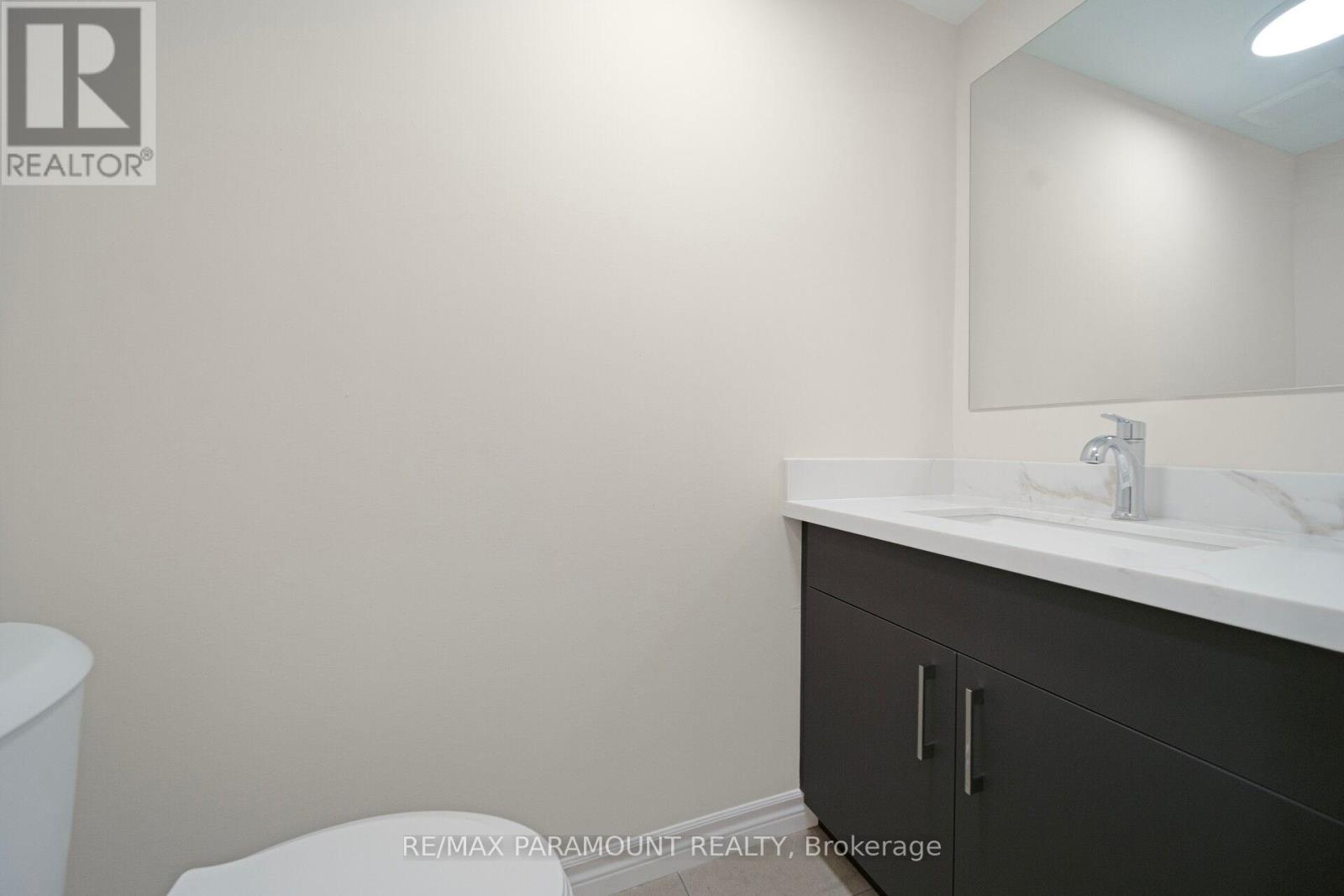 37 - 1575 South Parade Court, Mississauga, Ontario  L5M 6E9 - Photo 8 - W12499680