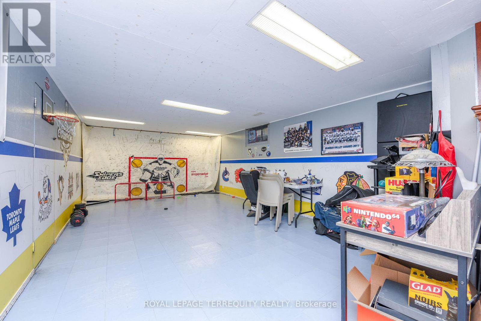 20 Hallow Crescent N, Toronto (Rexdale-Kipling), Ontario  M9W 2V9 - Photo 12 - W12499696