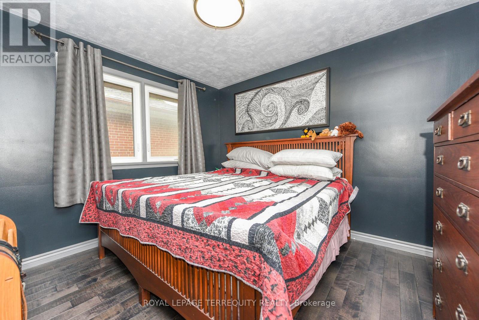 20 Hallow Crescent N, Toronto (Rexdale-Kipling), Ontario  M9W 2V9 - Photo 27 - W12499696