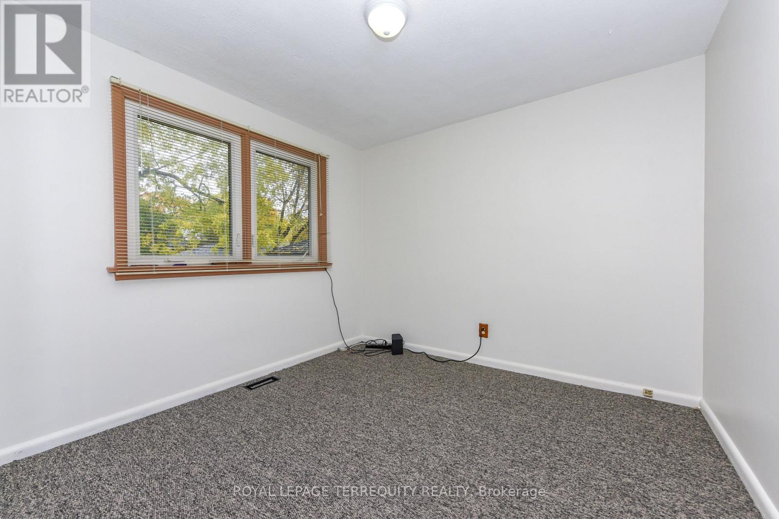 20 Hallow Crescent N, Toronto (Rexdale-Kipling), Ontario  M9W 2V9 - Photo 29 - W12499696