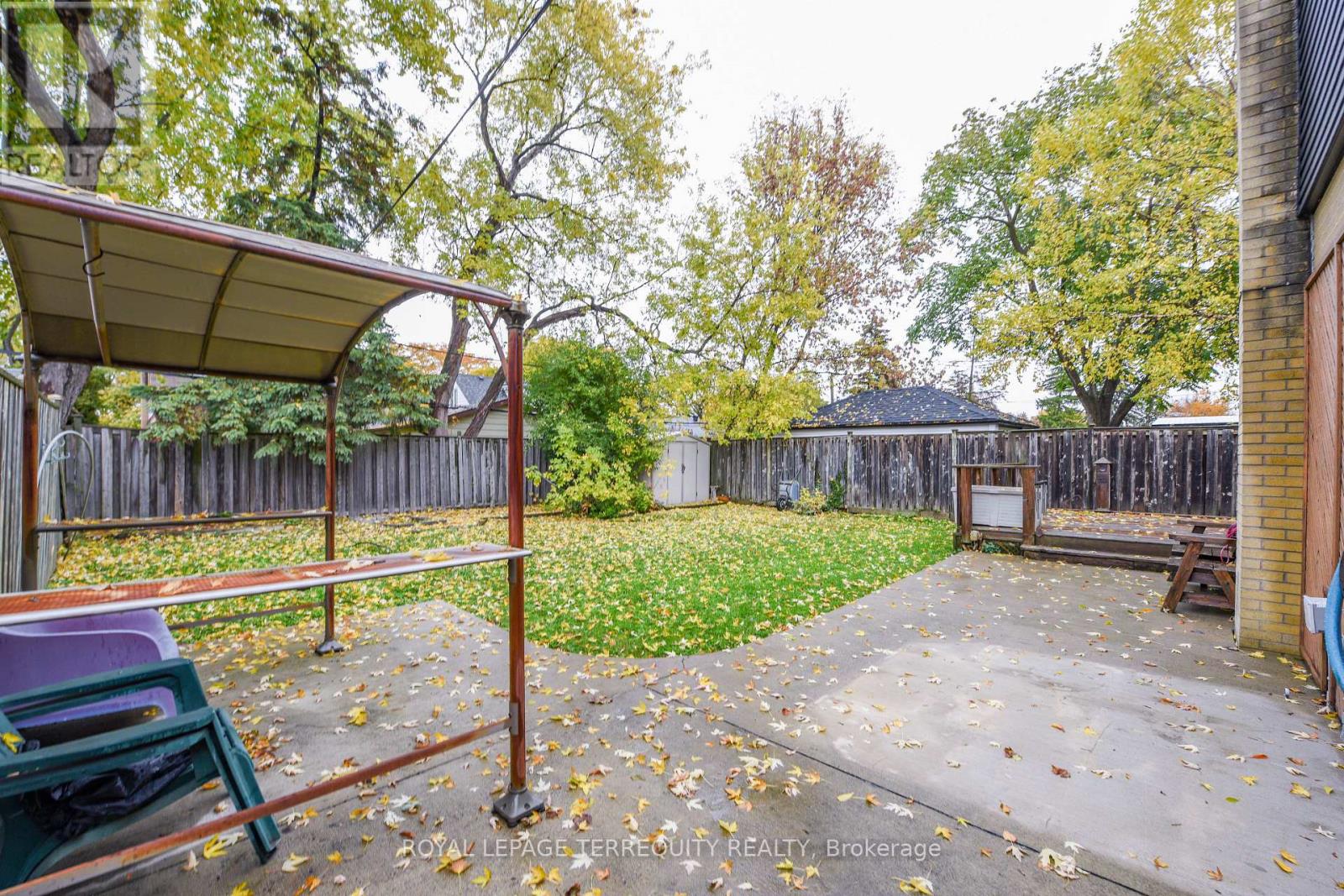 20 Hallow Crescent N, Toronto (Rexdale-Kipling), Ontario  M9W 2V9 - Photo 6 - W12499696