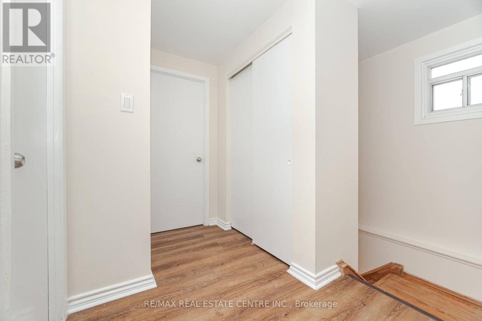 51 Crawford Drive, Brampton, Ontario  L6V 2C6 - Photo 17 - W12499700