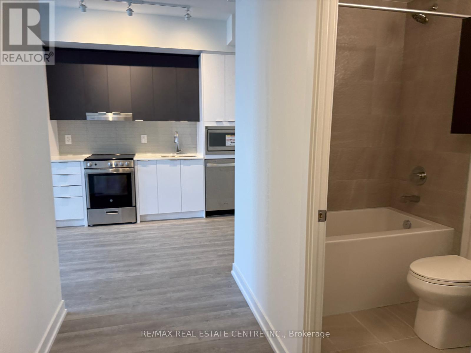 2412 - 5105 Hurontario Street S, Mississauga, Ontario  L4Z 0C9 - Photo 3 - W12499706